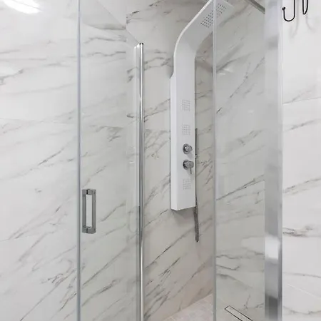 Apartman Apartman Lukiana***