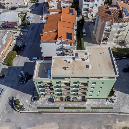 Apartment Apartman Lukiana*** Split