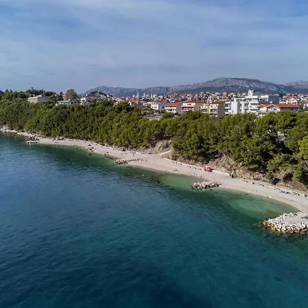 Apartman Lukiana*** *